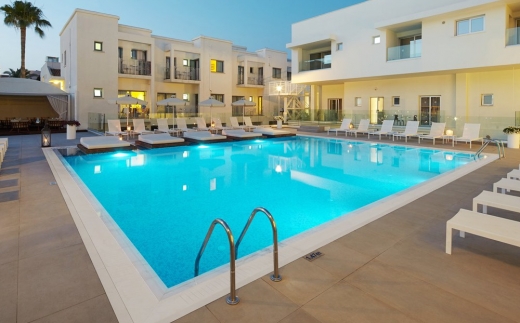 Melpo Antia Hotel & Suites