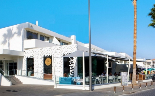 Melpo Antia Hotel & Suites