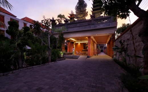 Adi Dharma Hotel Legian