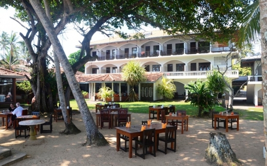 Sri Gemunu Beach Resort
