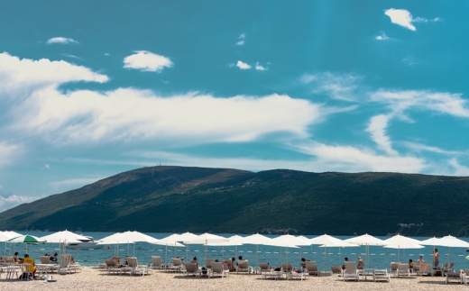 Lazure Hotel & Marina