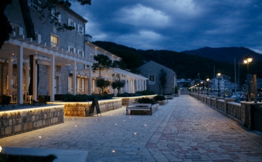 Lazure Hotel & Marina