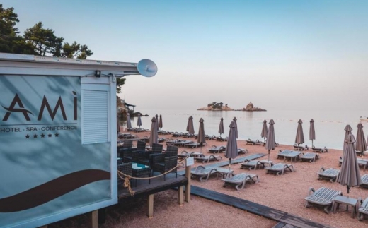 Ami Hotel