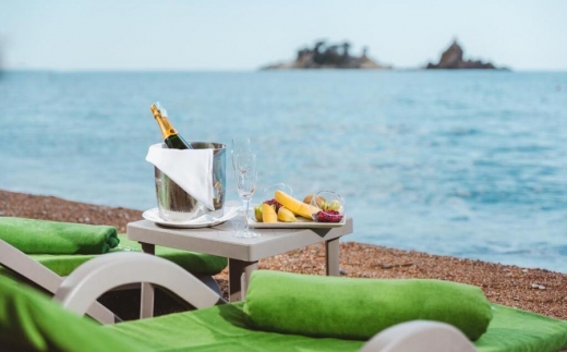 Ami Hotel