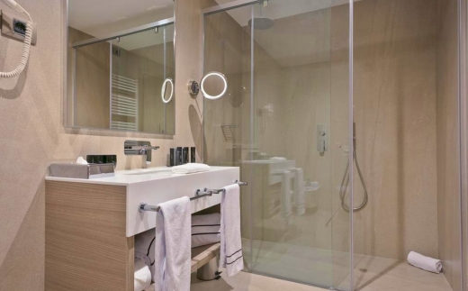 Ami Hotel