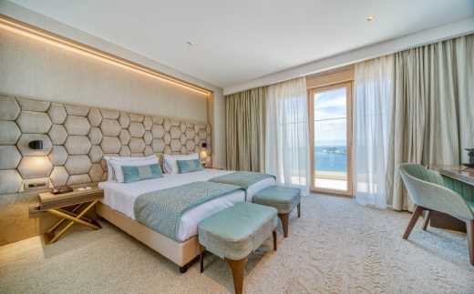 Ami Hotel