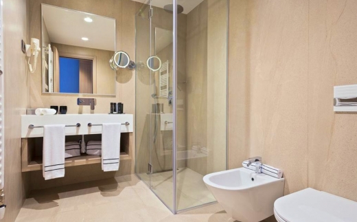 Ami Hotel