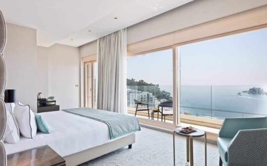 Ami Hotel