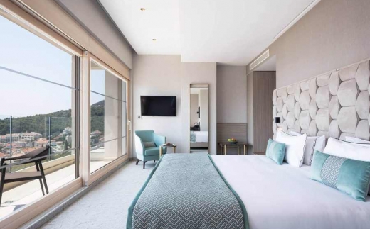 Ami Hotel