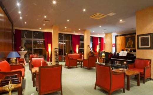 Ami Hotel