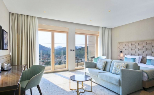 Ami Hotel