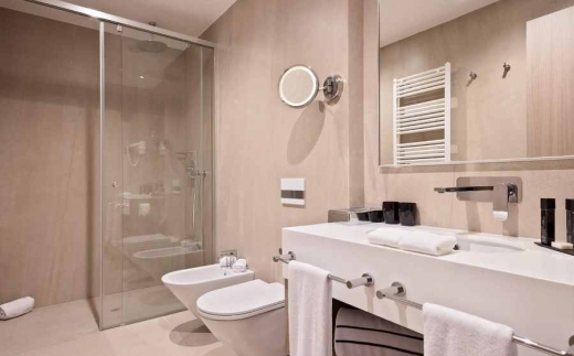 Ami Hotel