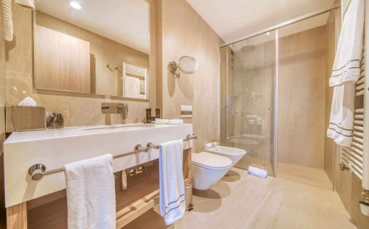 Ami Hotel