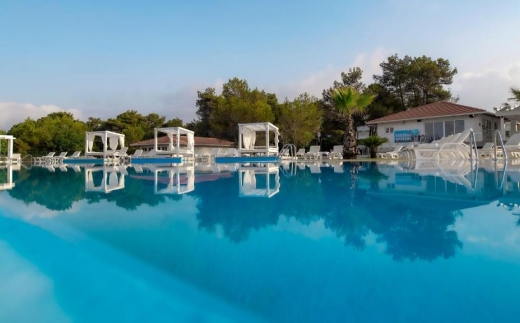 Azul Beach Resort
