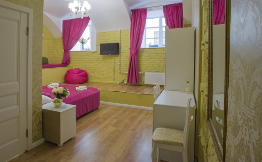 Catherine Art Hotel